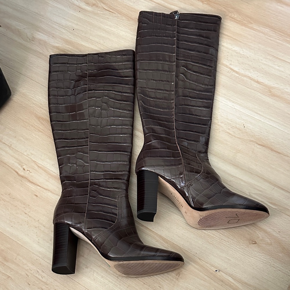 NWOT Lauren Ralph Lauren Ashlynn embossed chocolate brown leather boots